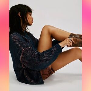 Free People Maisie Maisie Sweater ✨ Midnight Cedar
Combo Size Large | navy blue